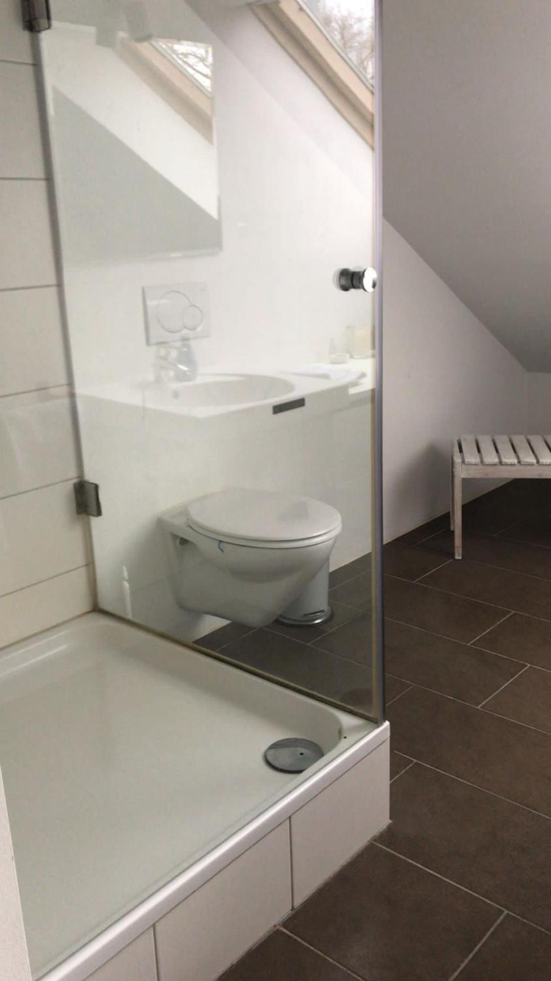 Nuernberg Erlenstegen - Zimmer Mit Bad 35 Qm Mit Parkplatz Nuremberga Exterior foto